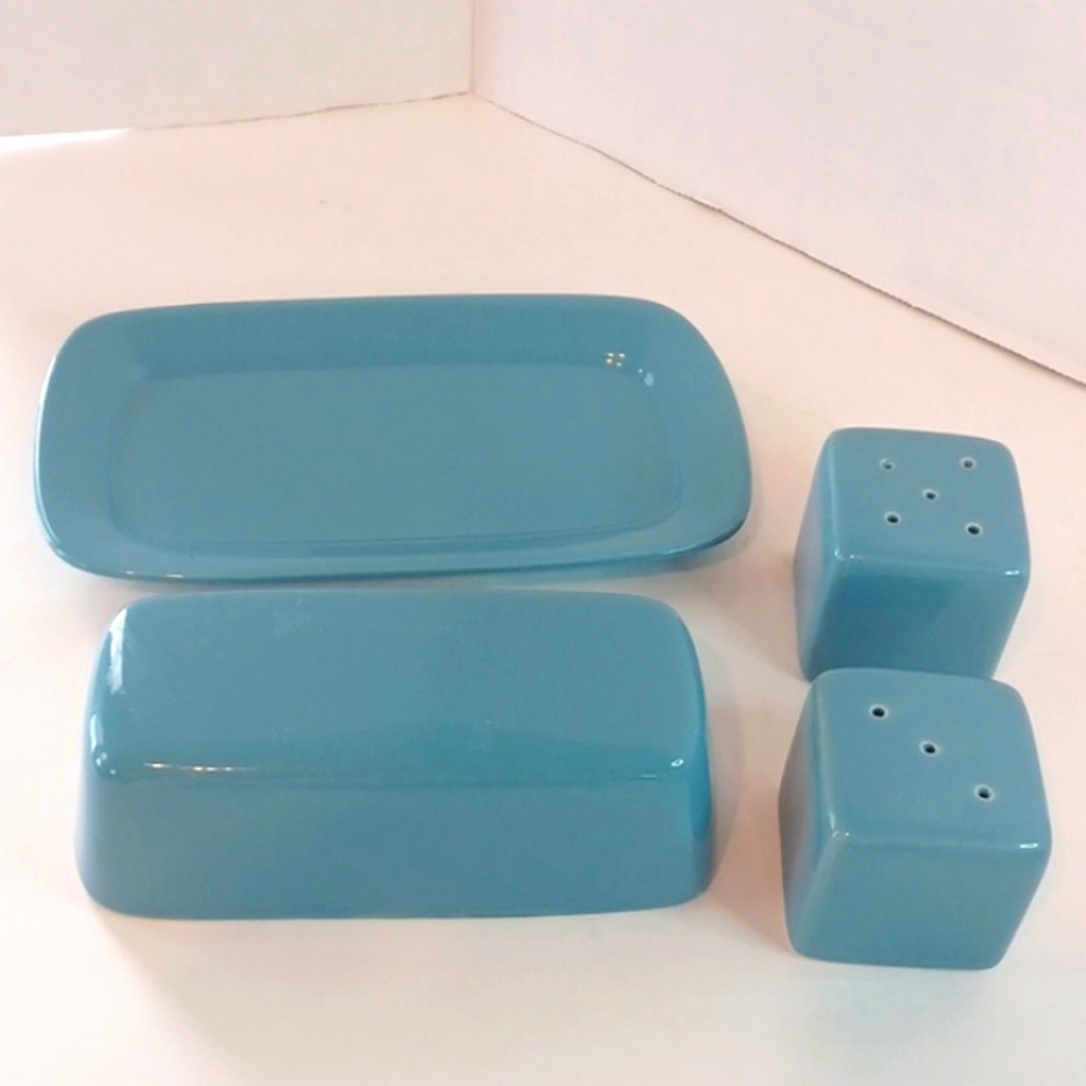 4Pc Set Blue Butter Dish Salt Pepper Shakers Stoneware 10 Strawberry Street - Picture 2 of 10